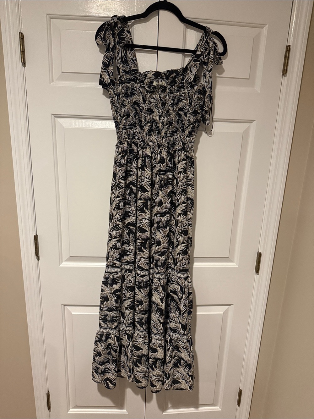 Black and White Leaf Print Max Studio Women's Dress
